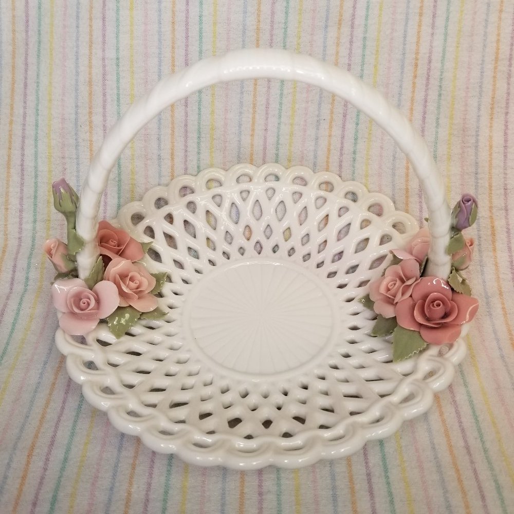 2000 Cosmos Porcelain Lattice Basket Sculpted 3D Roses Flowers Dallas Texas